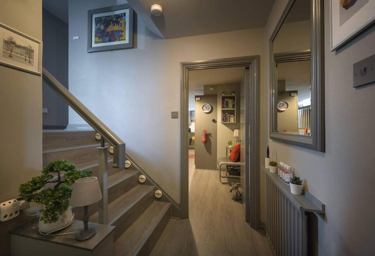 City Centre Penthouse With Parking And Balcony Apartment Belfast