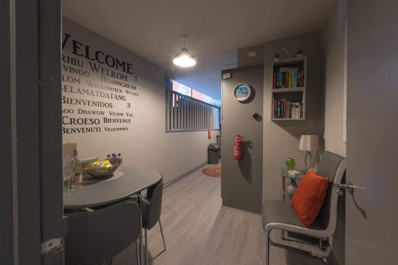 City Centre Penthouse With Parking And Balcony Belfast