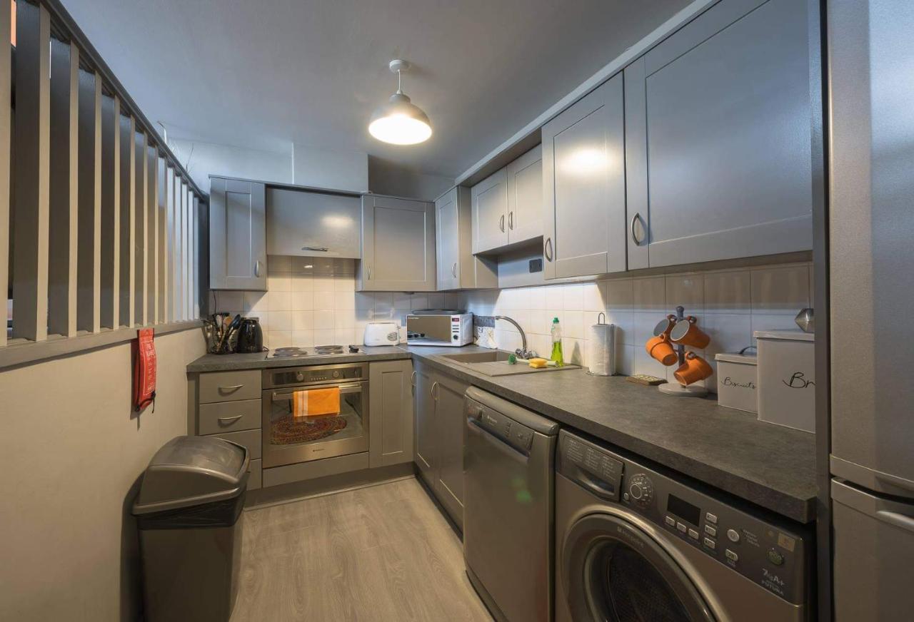 Apartment City Centre Penthouse With Parking And Balcony Belfast
