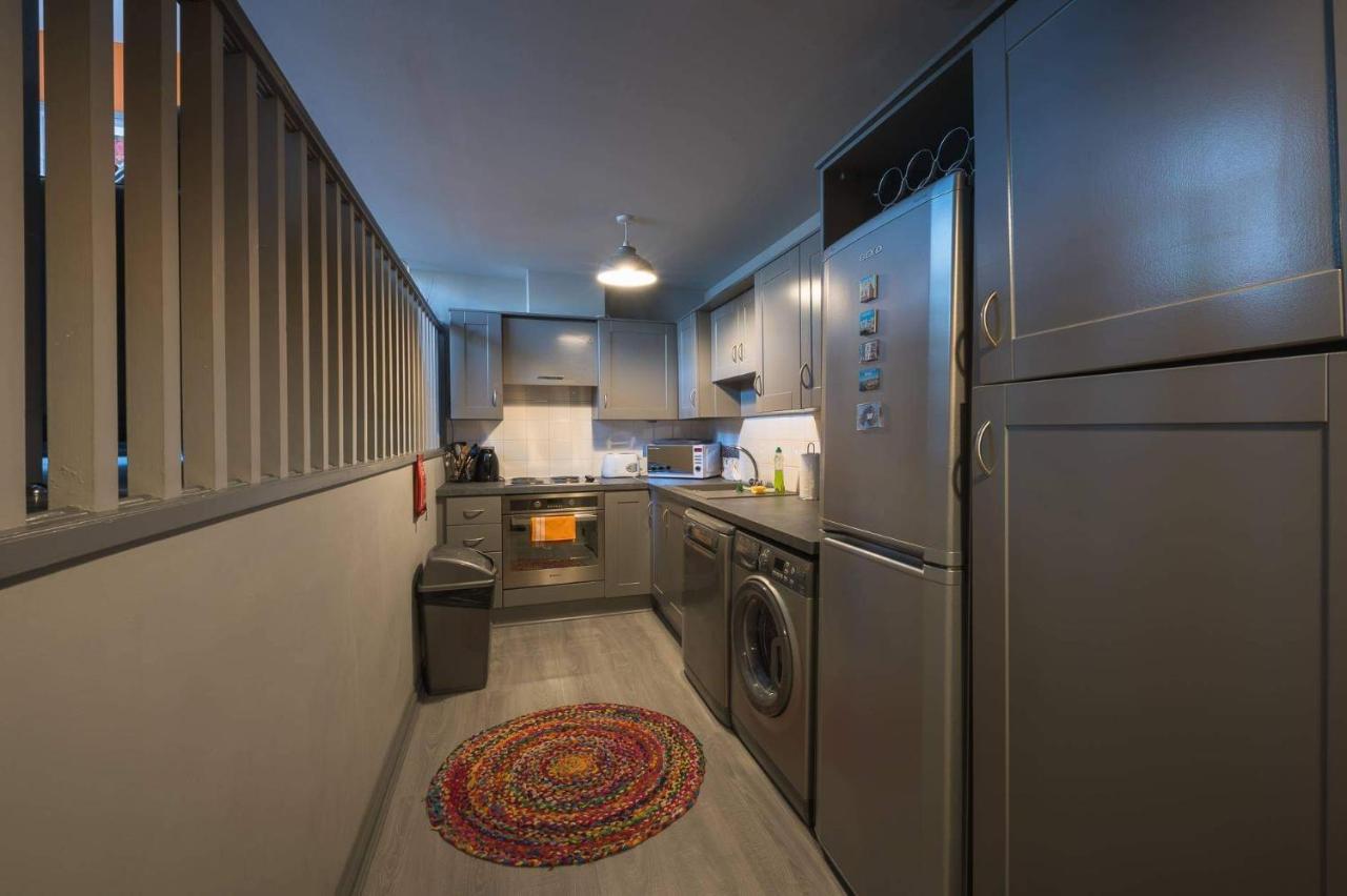 City Centre Penthouse With Parking And Balcony *