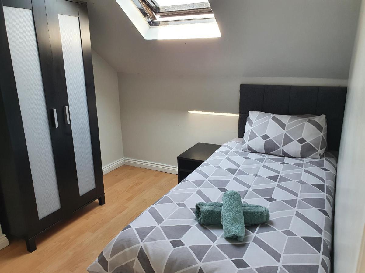 Shaftesbury Avenue Townhouse * Belfast