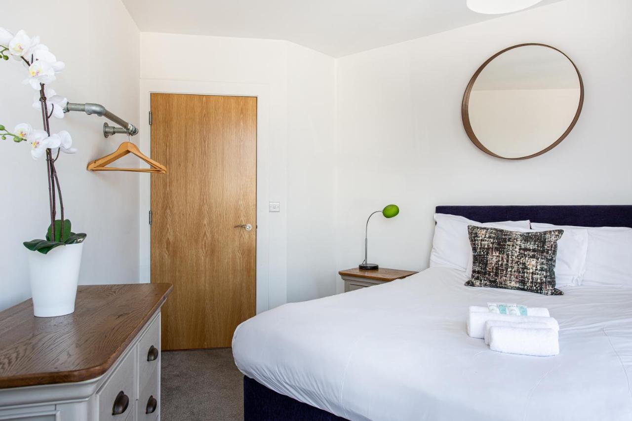Apartment Luxury Fully Equipped Kitchen Ormeau Park