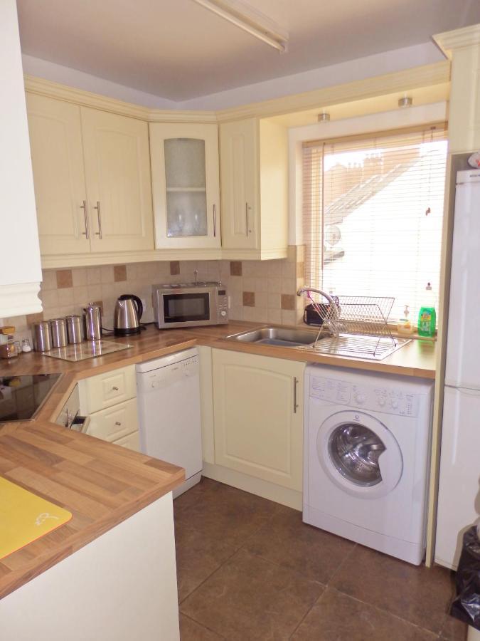 Apartment Excellent Location - City Centre - Parking - 4 Beds -2 Bedrooms *
