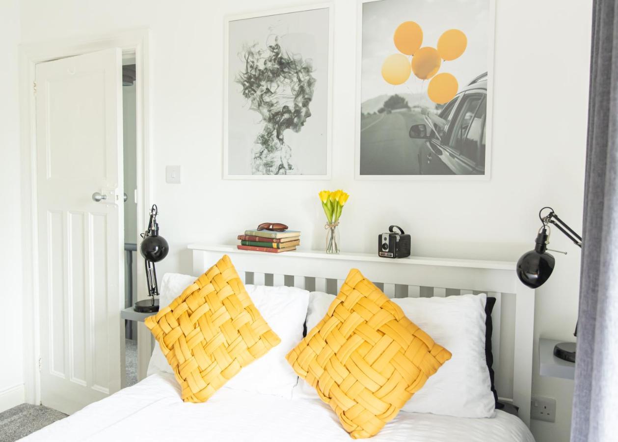 Entire Family , Large Rear Garden And Free Parking