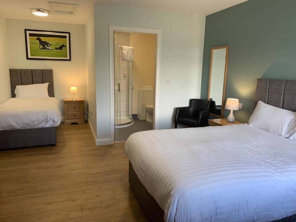 Standing Stones 4* Belfast