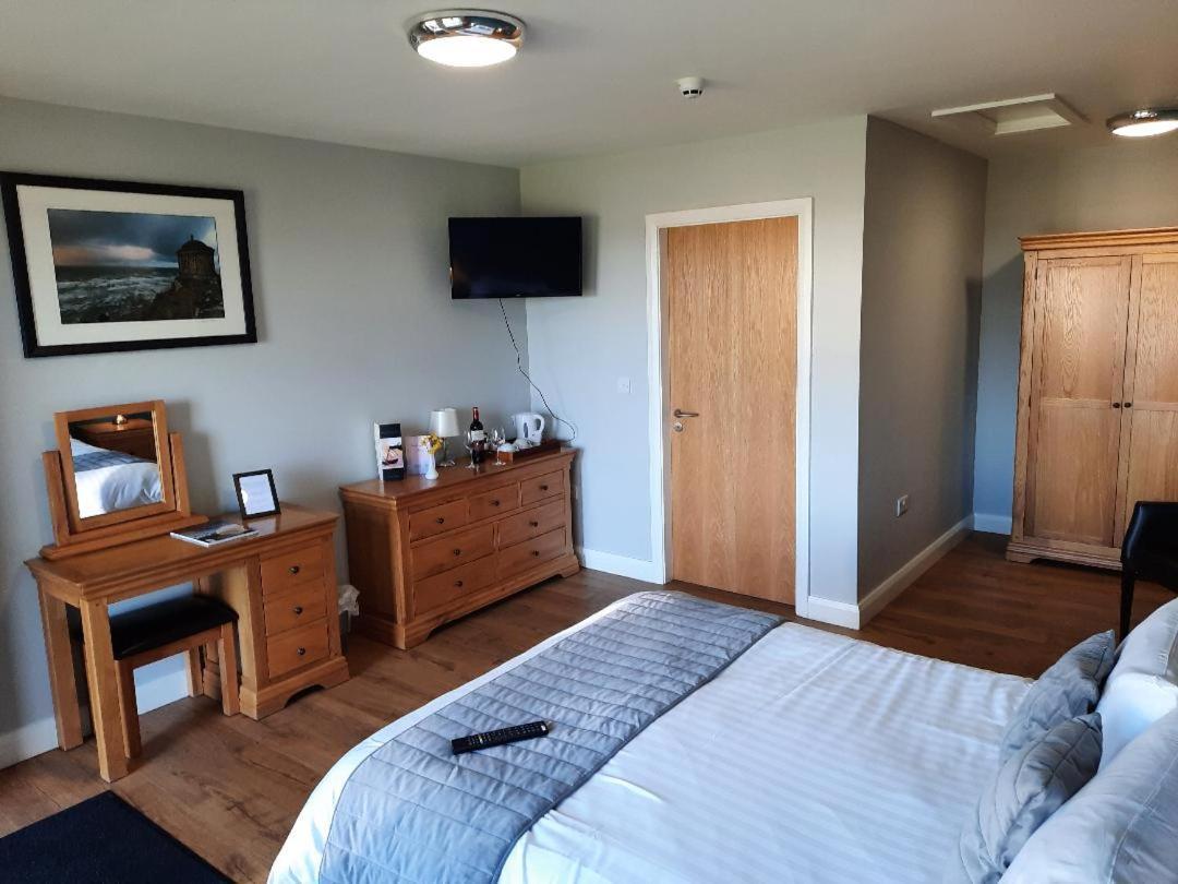 Standing Stones 4* Belfast
