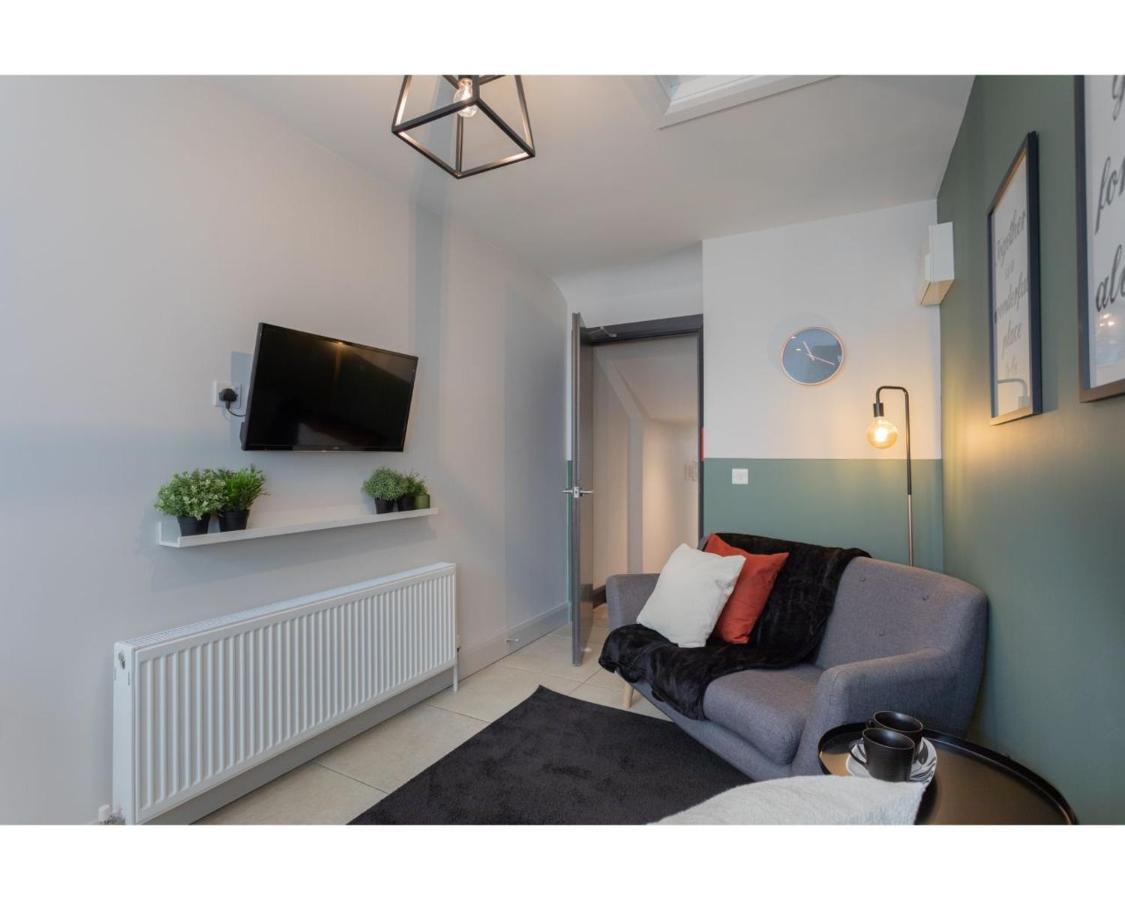 Camden Street Apartment