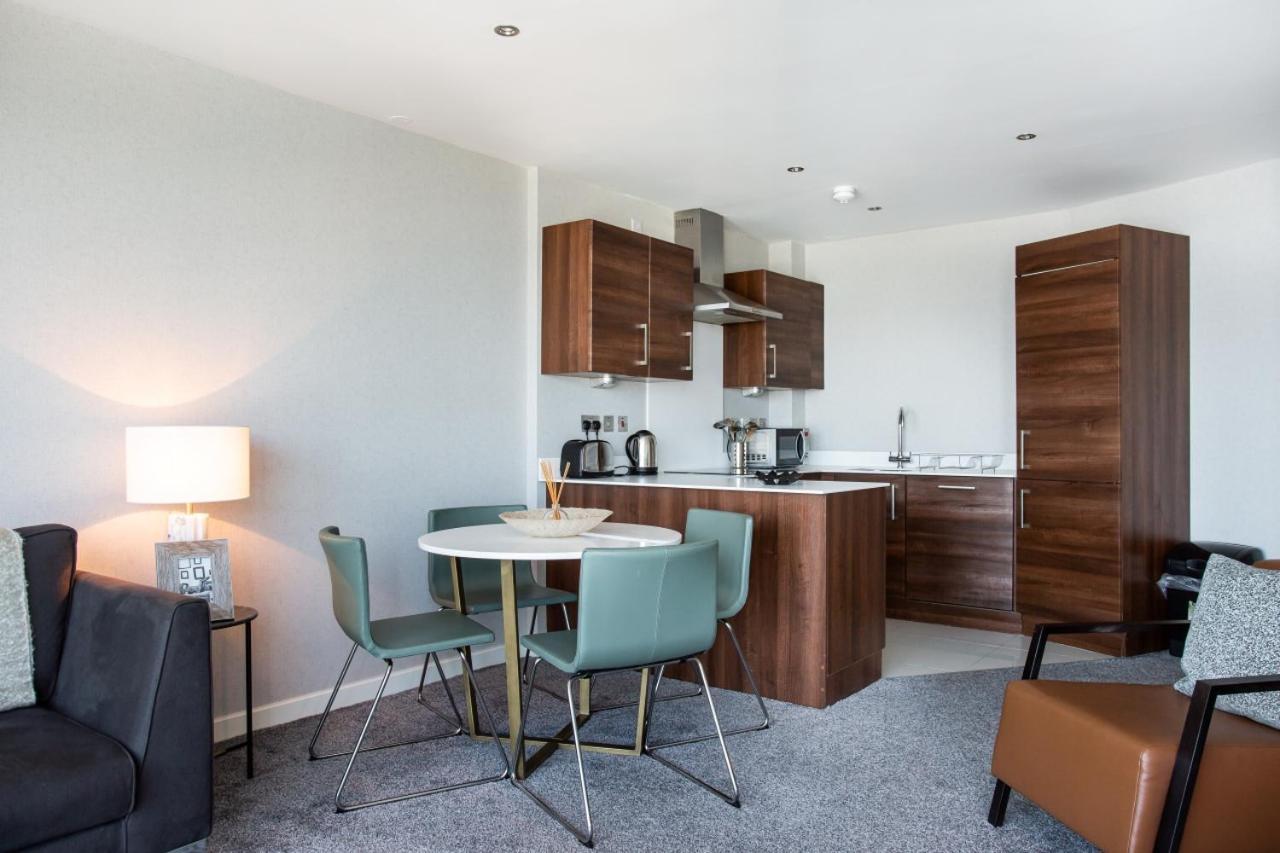 Best City Views, Sleeps 6, Fabulous Interiors Apartment