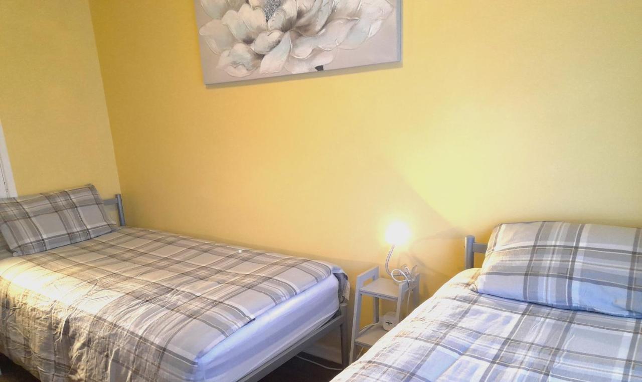 Apartment Great Location - City Centre - Parking - 4 Beds - 2 Bedrooms *