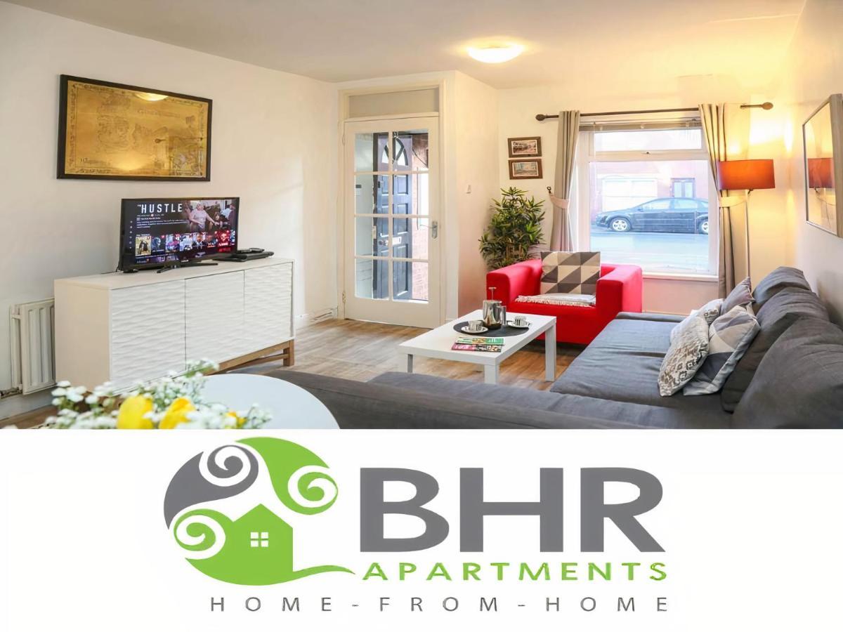 Great Location - City Centre - Parking - 4 Beds - 2 Bedrooms Belfast