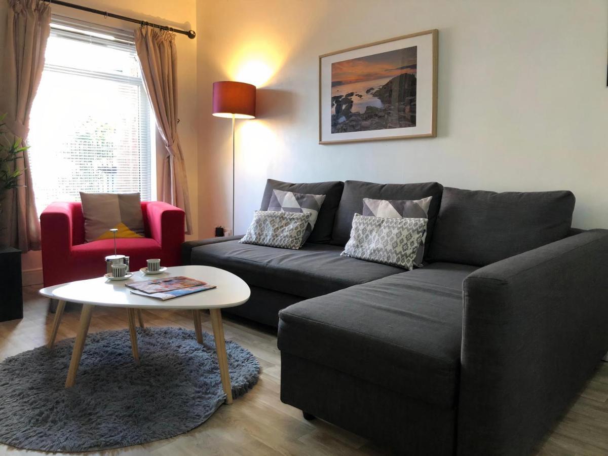 Apartment Great Location - City Centre - Parking - 4 Beds - 2 Bedrooms *
