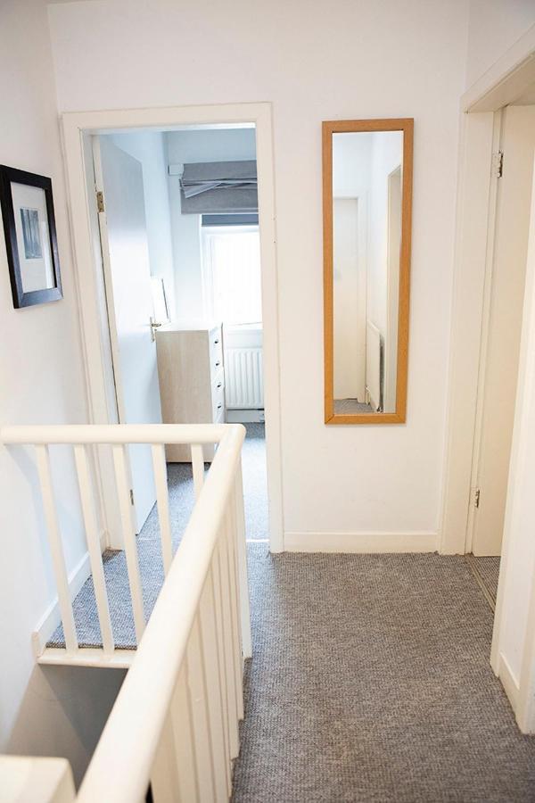 Cheerful 2 Bedroom House With Patio And Office