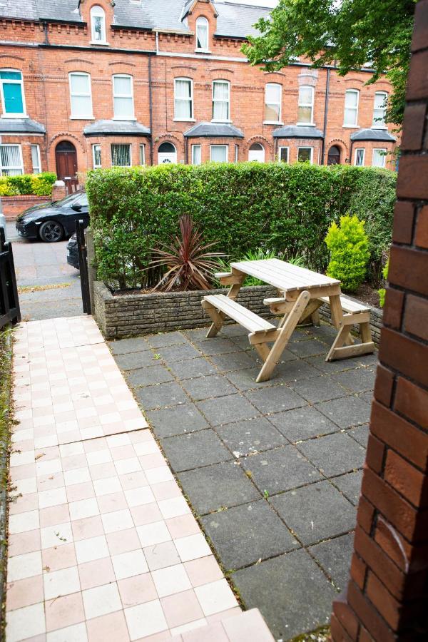 Cheerful 2 Bedroom House With Patio And Office Belfast