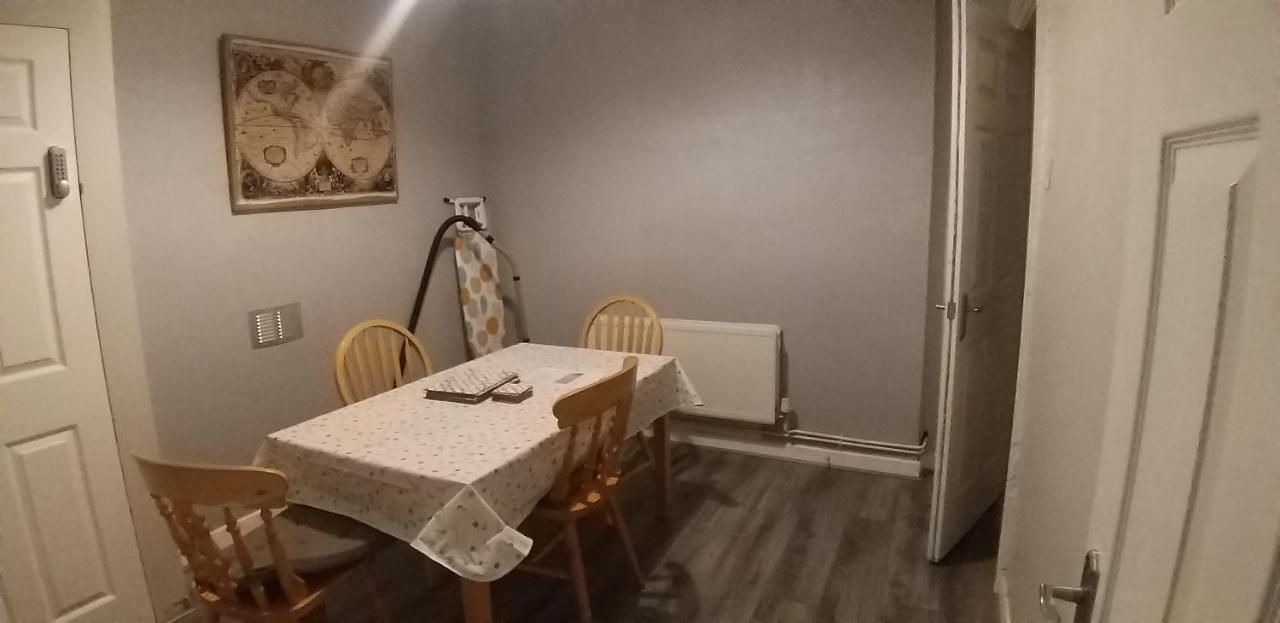 Homestay St. Street Townhouse