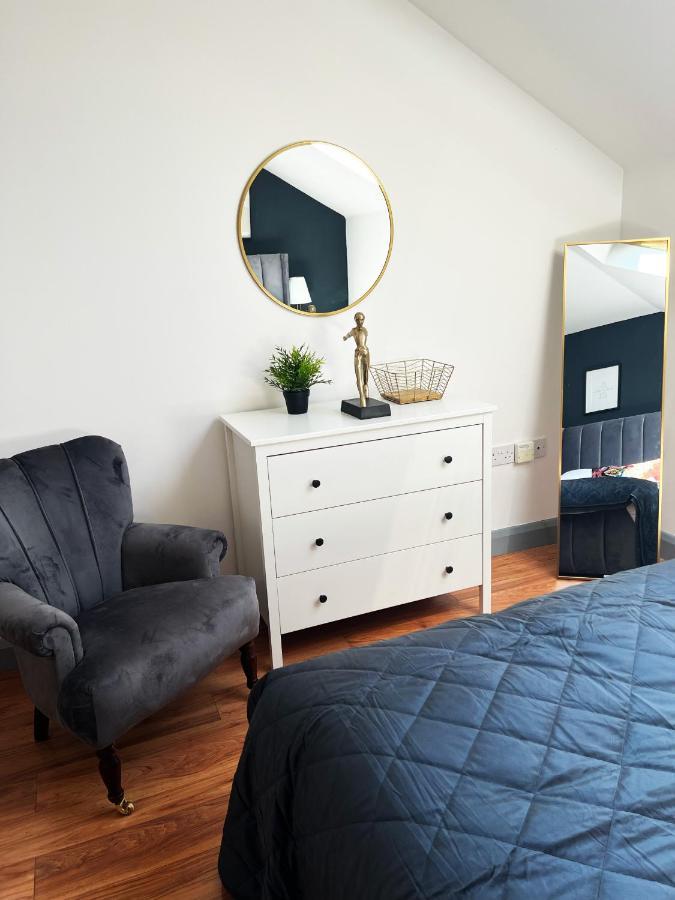 Luxury Apartment *