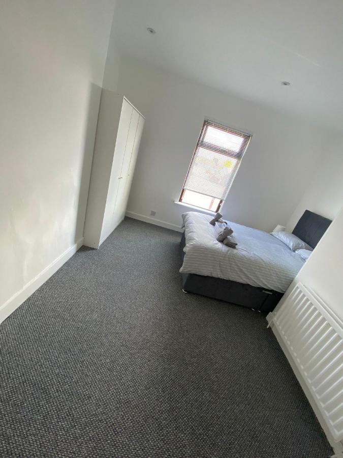 Holiday home Modern Two Bedroom House Close To Centre *