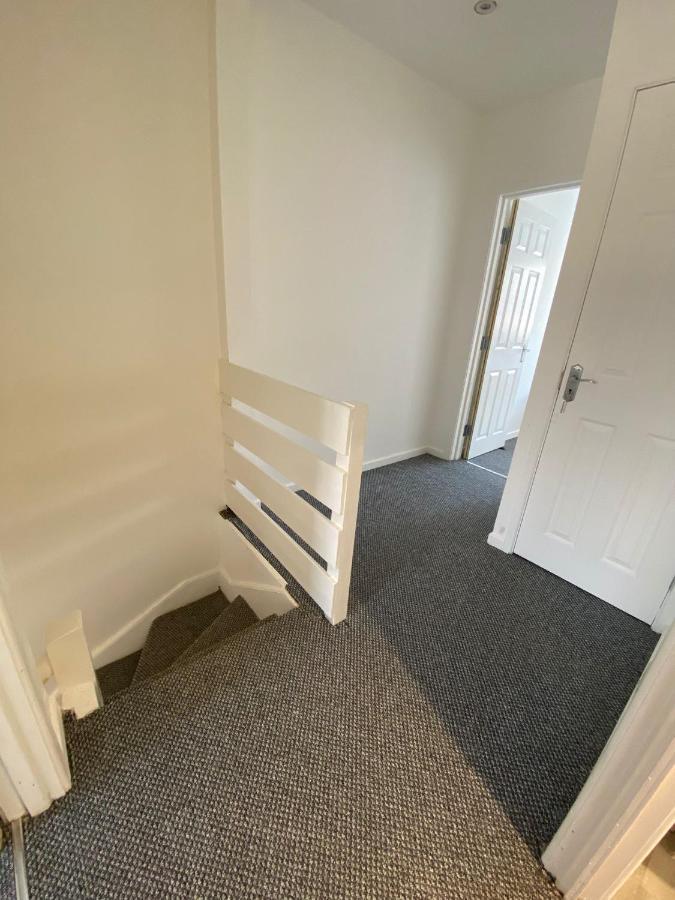Modern Two Bedroom House Close To Centre *