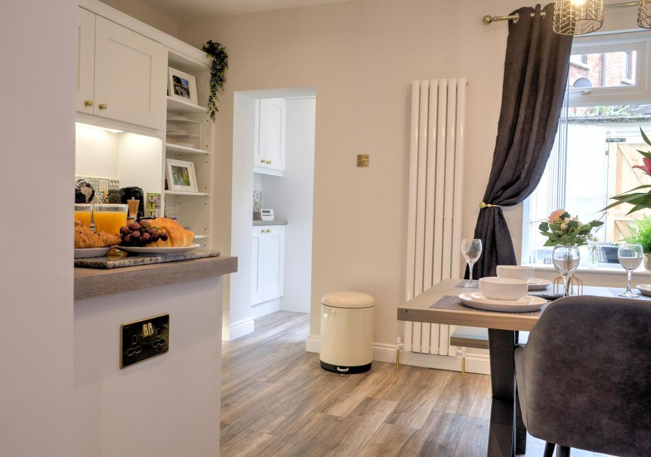 The Boutique Cozy Sleeps7 (adults Only) Holiday home *