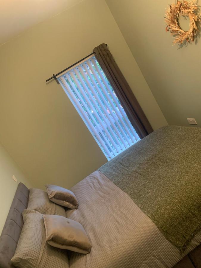 2 Bedroom Cheerful House Close To Center Apartment Belfast