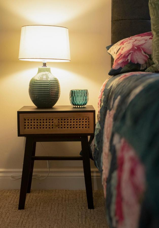 The Boutique Cozy Sleeps7 (adults Only) Belfast