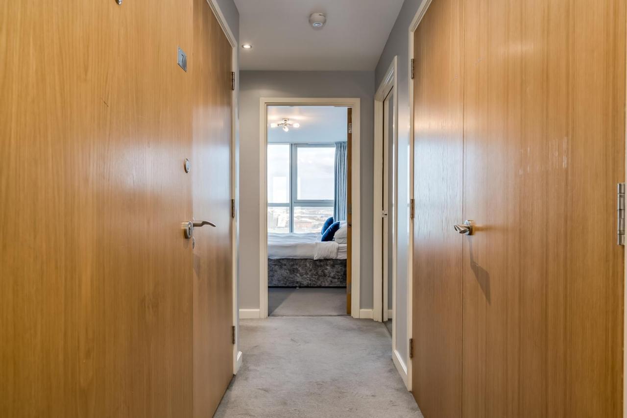 Entire With Sea View In Prime Location Apartment Belfast