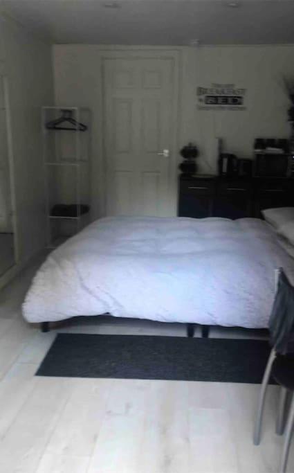 Private Room, En-suite & Own Access * Belfast