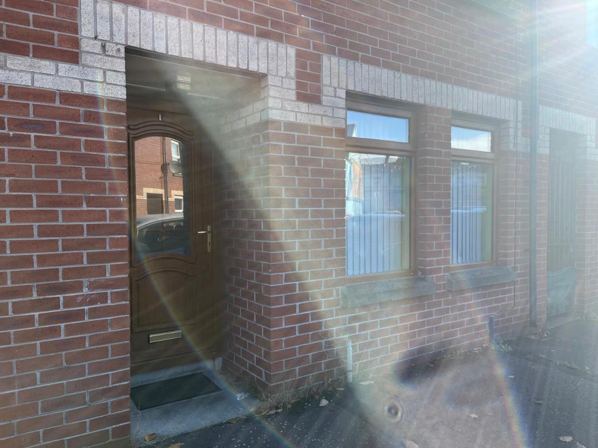 Holiday home 11 Parkmore Street, Ormeau Road, Belfast, Bt7 2gt, 2 Bedroom House *