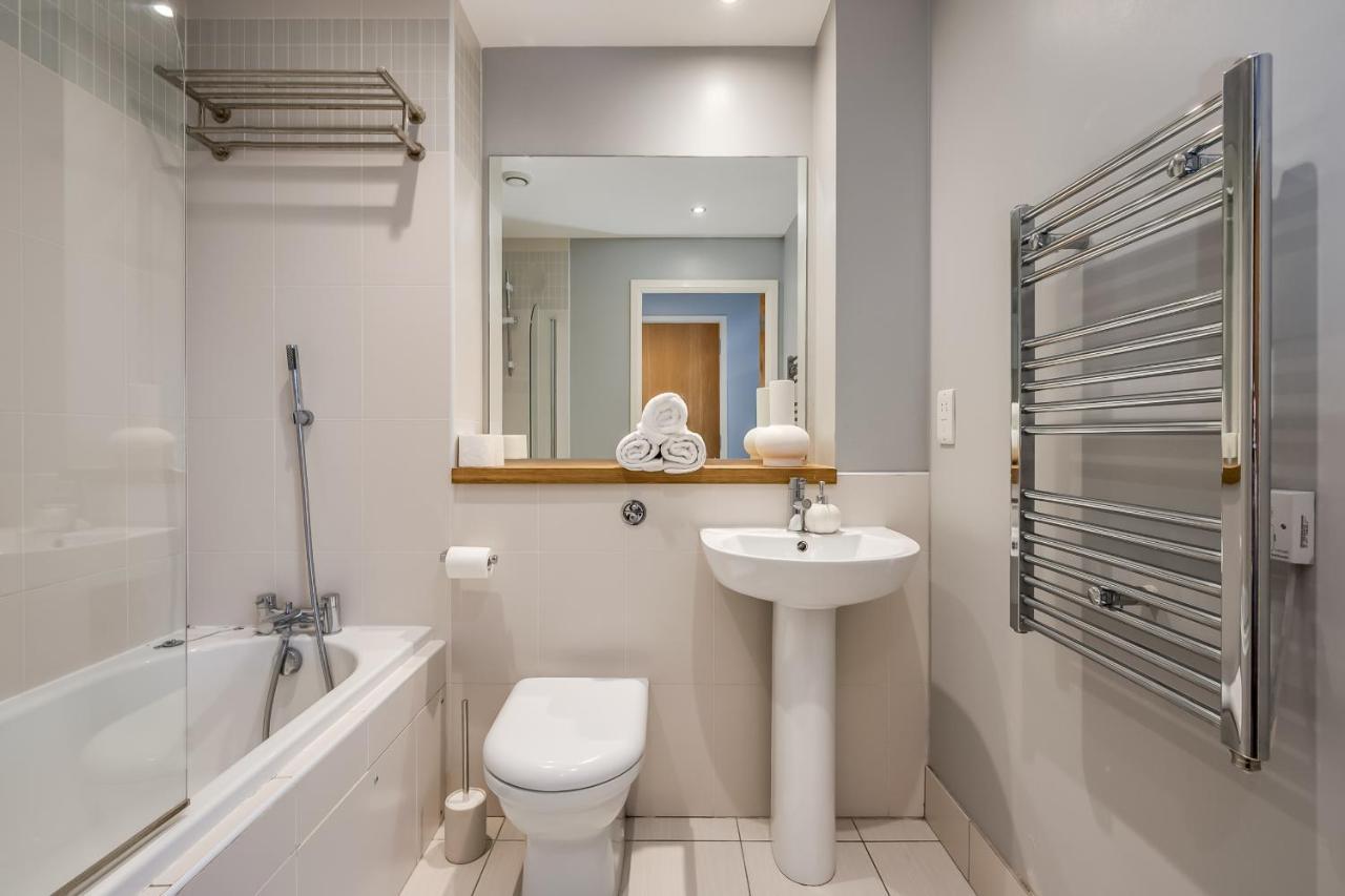 Entire With Sea View In Prime Location Apartment *