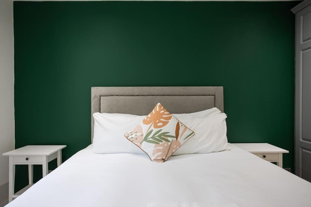 Luxury, Sleeps 6, Centre * Belfast