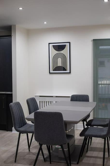Apartment Luxury, Sleeps 6, Centre Belfast