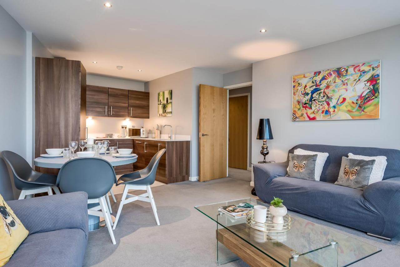 Apartment Entire With Sea View In Prime Location *