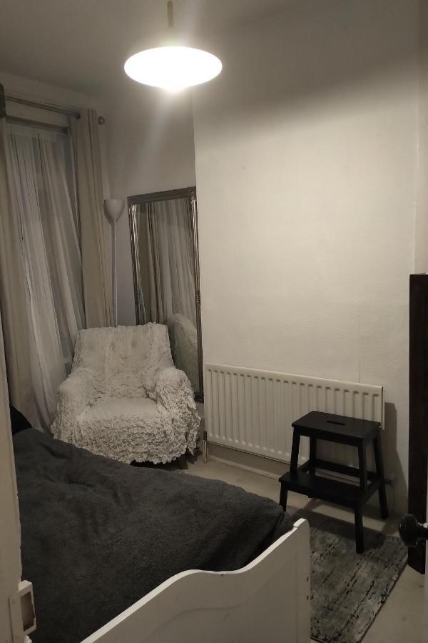 Budget Single * Belfast