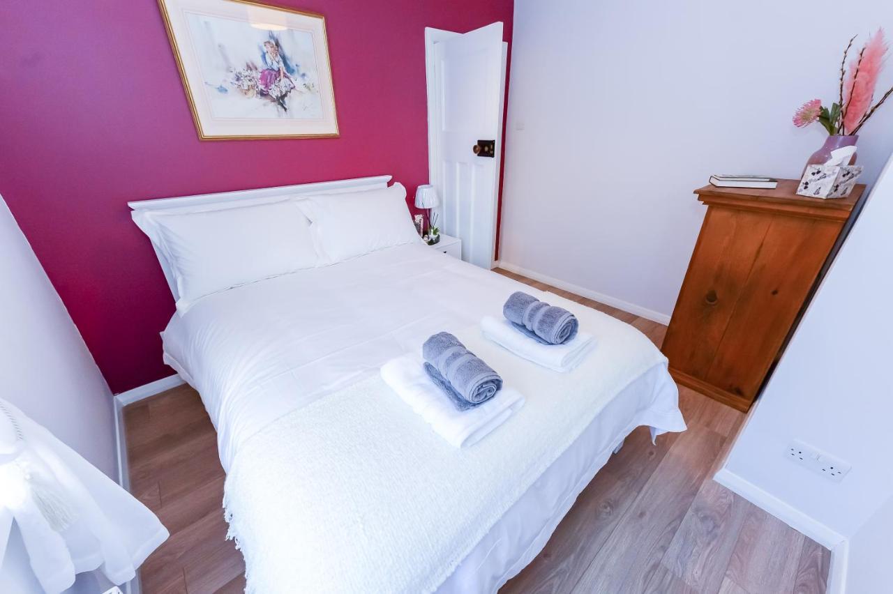 Sunnyside Up - Ormeau Townhouse Holiday home