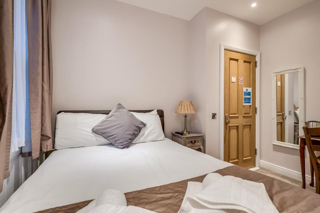 Harpers Guest house *