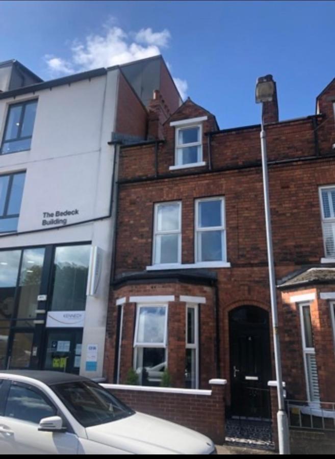 Victorian South Area Lisburn Road 3 Double Bedrooms - Great Transport Links Holiday home Belfast