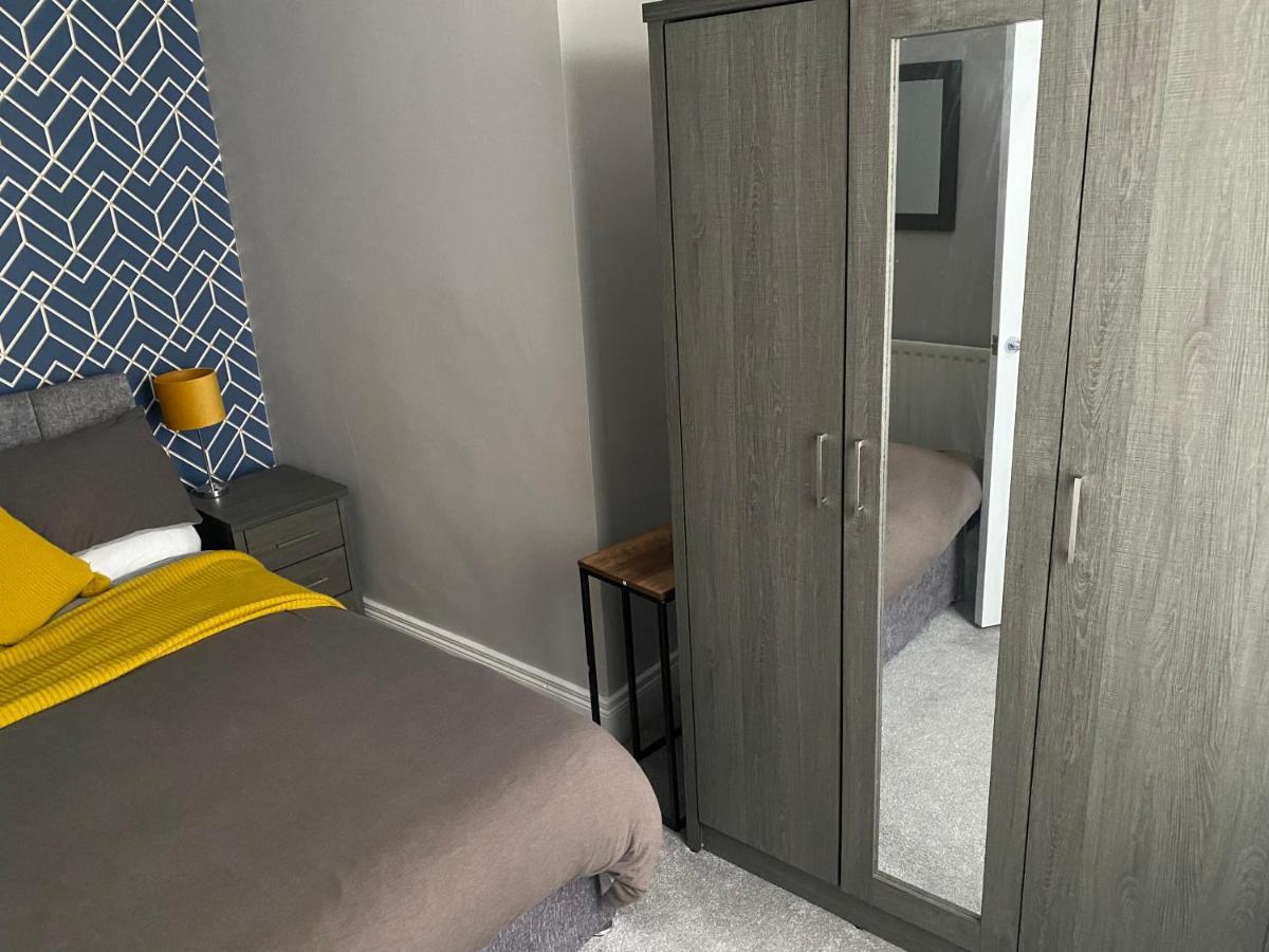 Holiday home Victorian South Area Lisburn Road 3 Double Bedrooms - Great Transport Links *