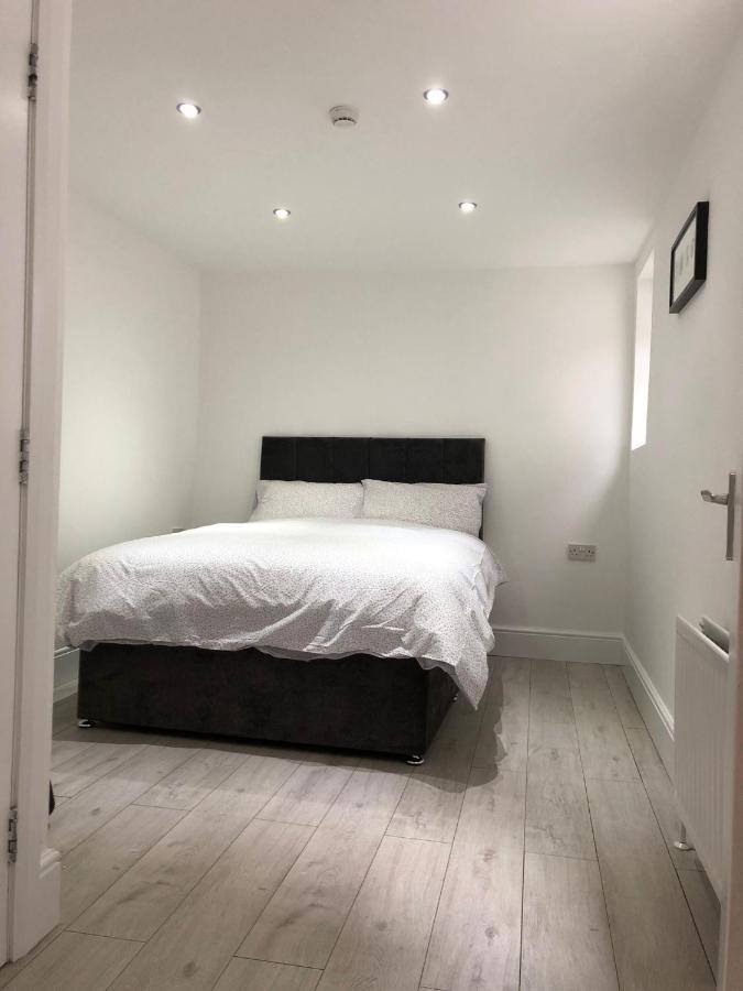 Wellesley Avenue, Queens Quarter Apartment