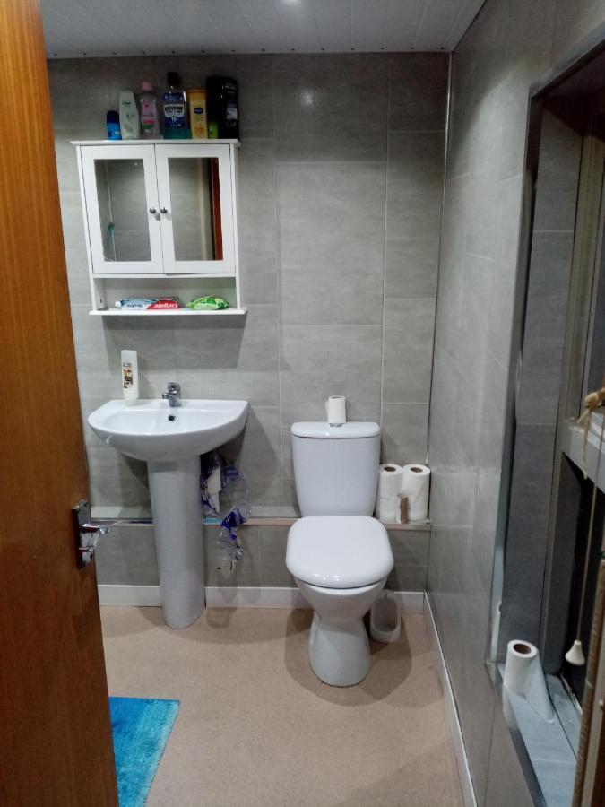 East Available Long Or Short Term Guest house
