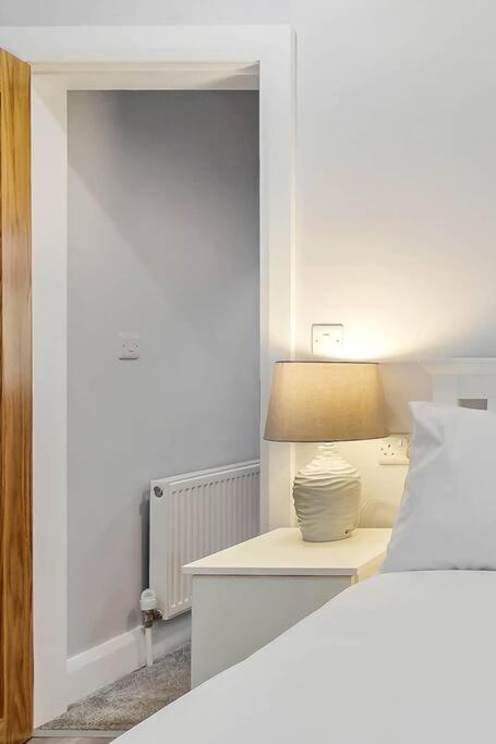 Ardoyne 'sleeping 4 Guests' Villa Belfast