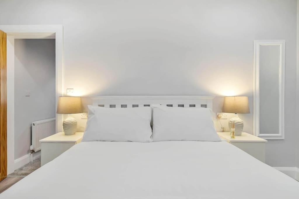 Ardoyne 'sleeping 4 Guests' * Belfast