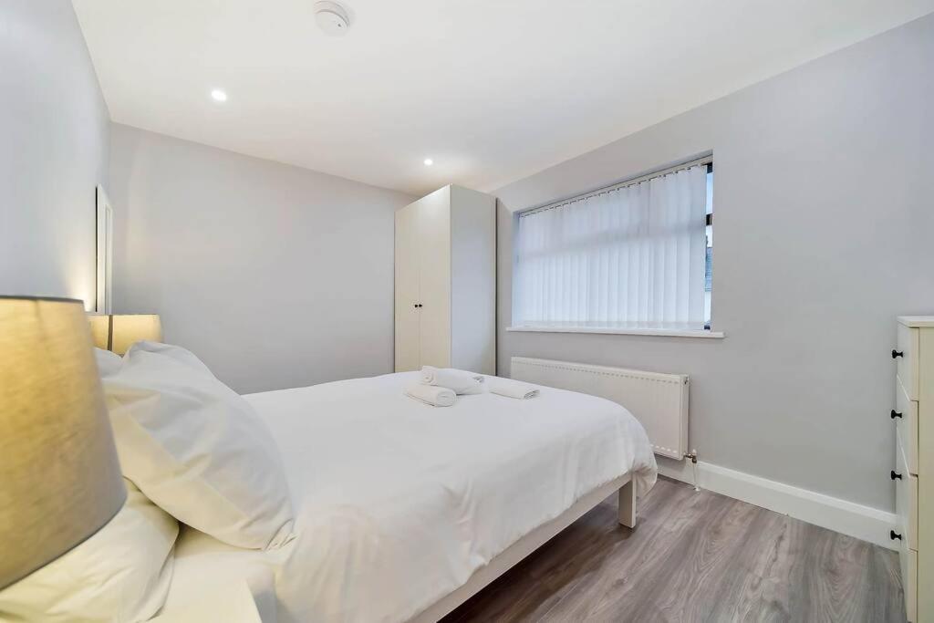 Ardoyne 'sleeping 4 Guests' Belfast