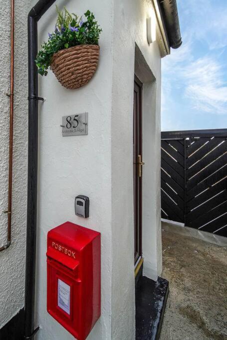 Ardoyne 'sleeping 4 Guests' Villa *