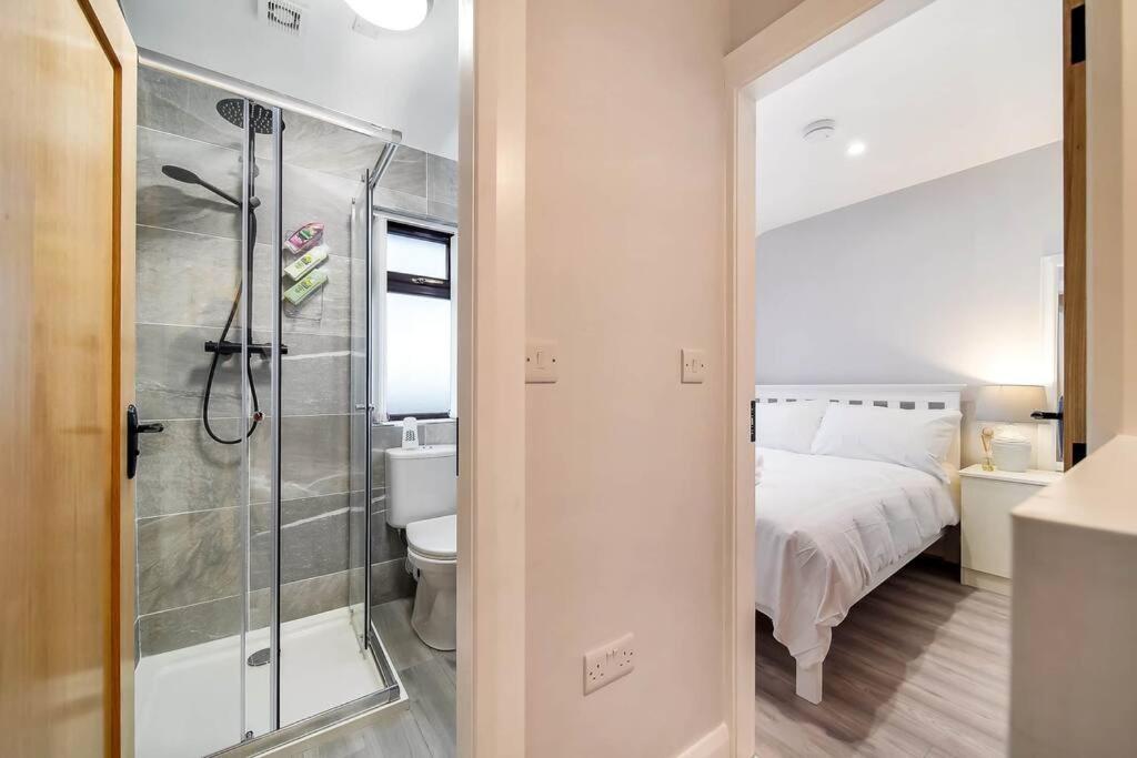 Ardoyne 'sleeping 4 Guests' Villa