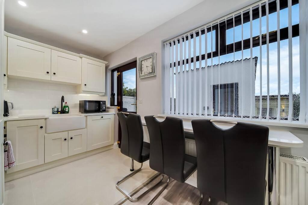 Ardoyne 'sleeping 4 Guests' Villa