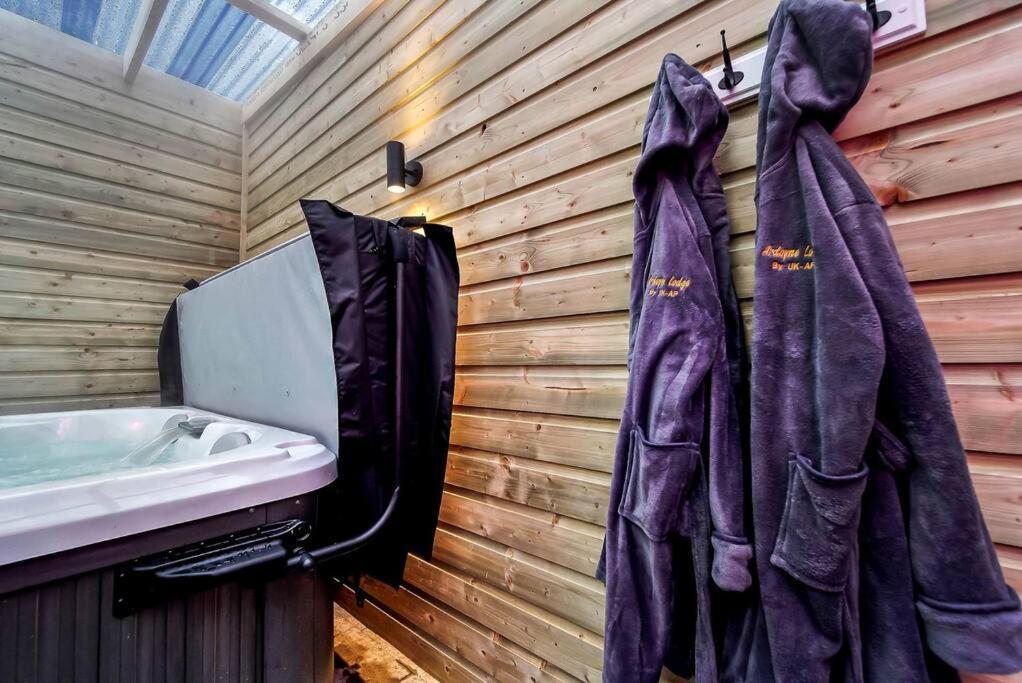 Ardoyne 'sleeping 4 Guests' Villa