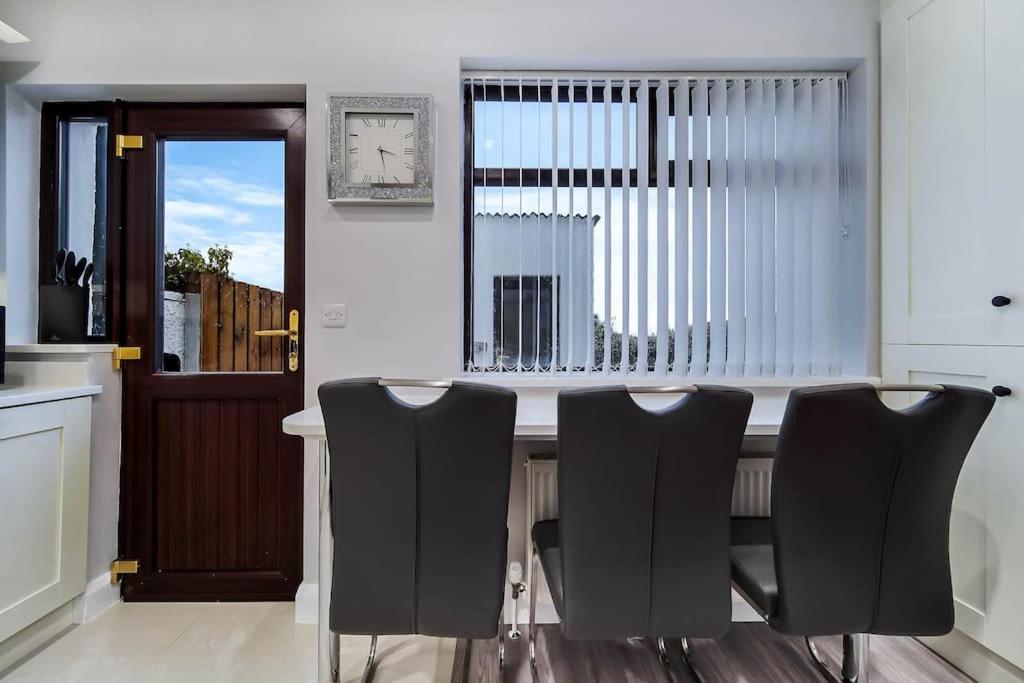 Ardoyne 'sleeping 4 Guests' Villa