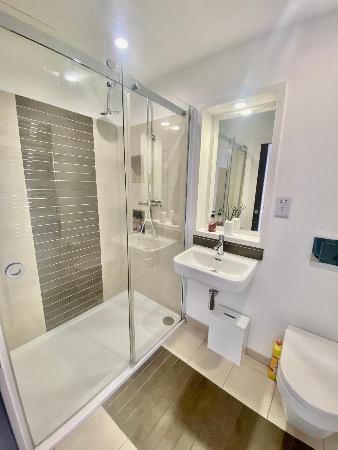 Amazing City Centre 1 Bedroom With Balcony Lgbtq Friendly Apartment