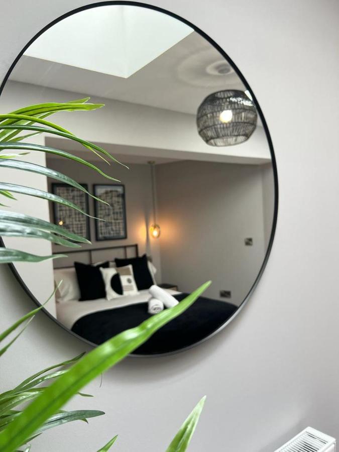 Modern Great Location Free Parking Apartment