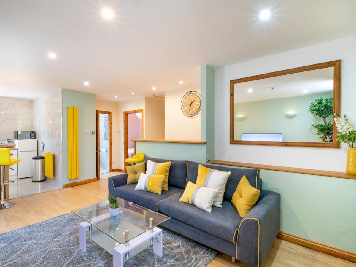 Pass The Keys Simply Stunning 2br Centre Queens Uni