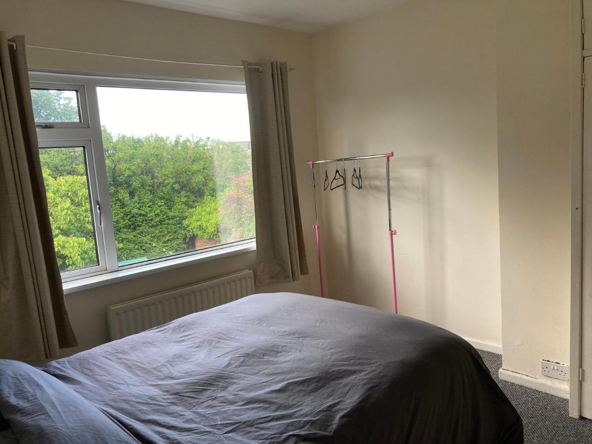 Ailes Apartment - Free Parking Apartment Belfast